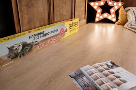 Ламинат Belfloor Universal BF12-708-UN Дуб 33 класс 12 мм