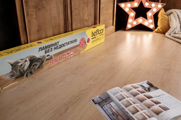 Ламинат Belfloor Universal BF12-708-UN Дуб 33 класс 12 мм